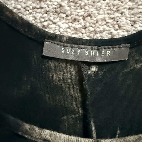 3 for 1 Suzy shier Black with Heart Design, blue tie dye straps top, black&grey - Picture 12 of 14